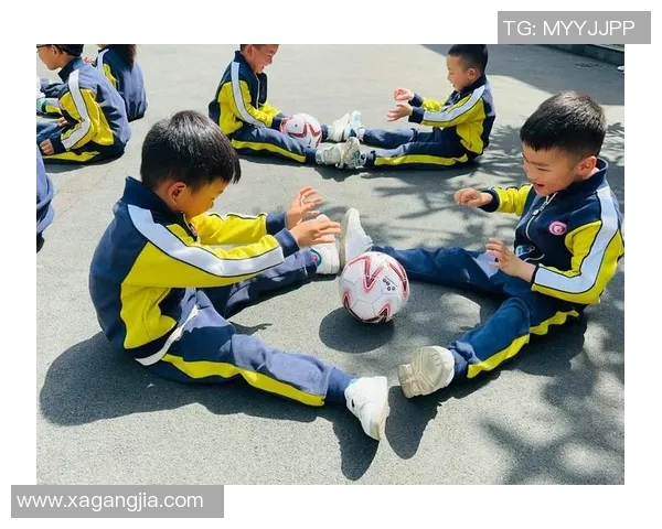 足球明星与孩子们的欢乐时光分享日常趣事与温馨瞬间